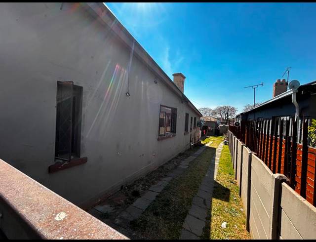 6 BEDROOM HOUSE FOR SALE IN ROSETTENVILLE